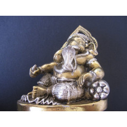 Statue du dieu Ganesh avec cobra et poignard en bronze patiné or et argent, fait main