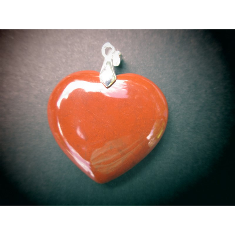 pendentif cœur en jaspe rouge