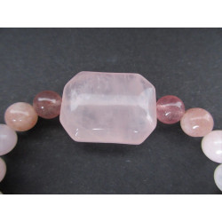 bracelet avec un grand quartz rose