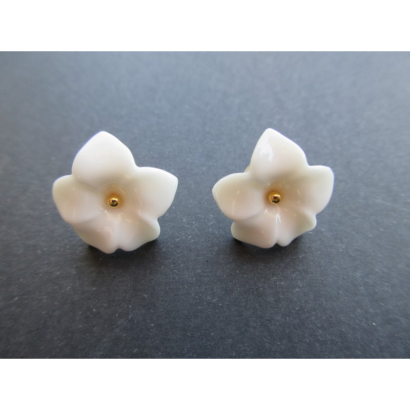 boucles d'oreilles fleurs de gardénia