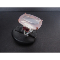 bague rectangulaire en quartz rose
