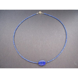 collier fin en lapis lazuli naturel